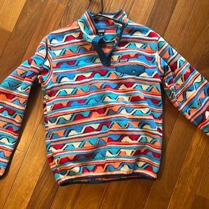 Patagonia fleece with a pattern multicolored. Size kids XXL
